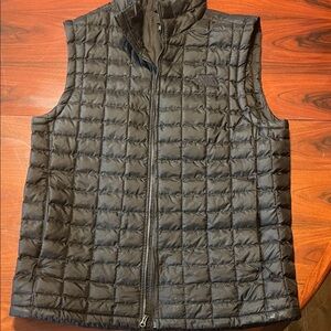 The North Face Men's black Quilted Vest